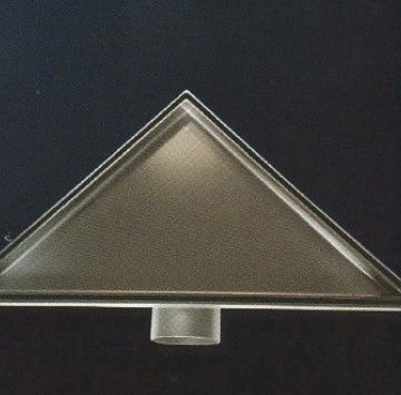 Триъгълен подов сифон 200/200мм. с борд за вграждане на плочка